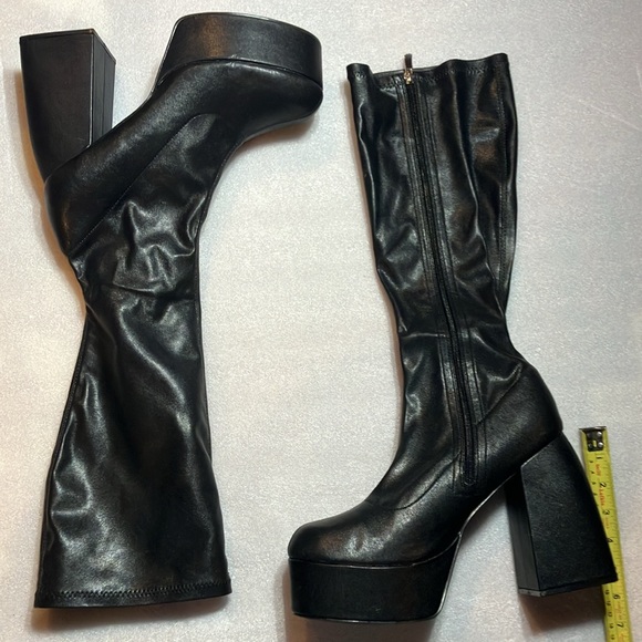 Black platform gogo boots. Size 11. New - Picture 2 of 9